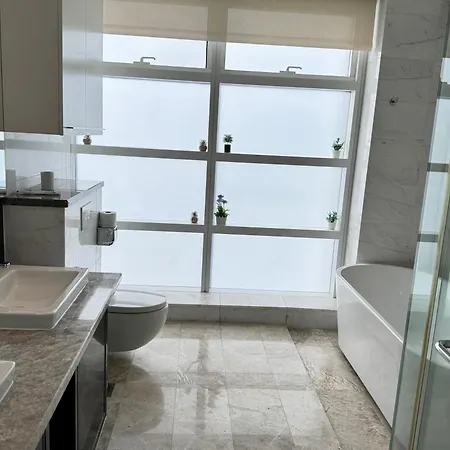 Faced Suites Platinum Klcc Kuala Lumpur Exterior photo
