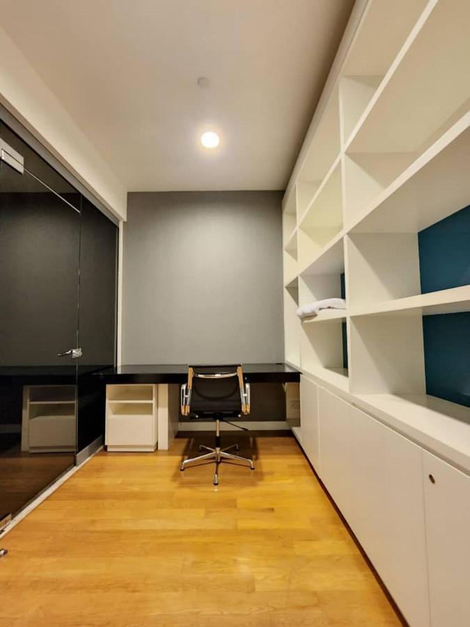 Faced Platinum Klcc Apartment