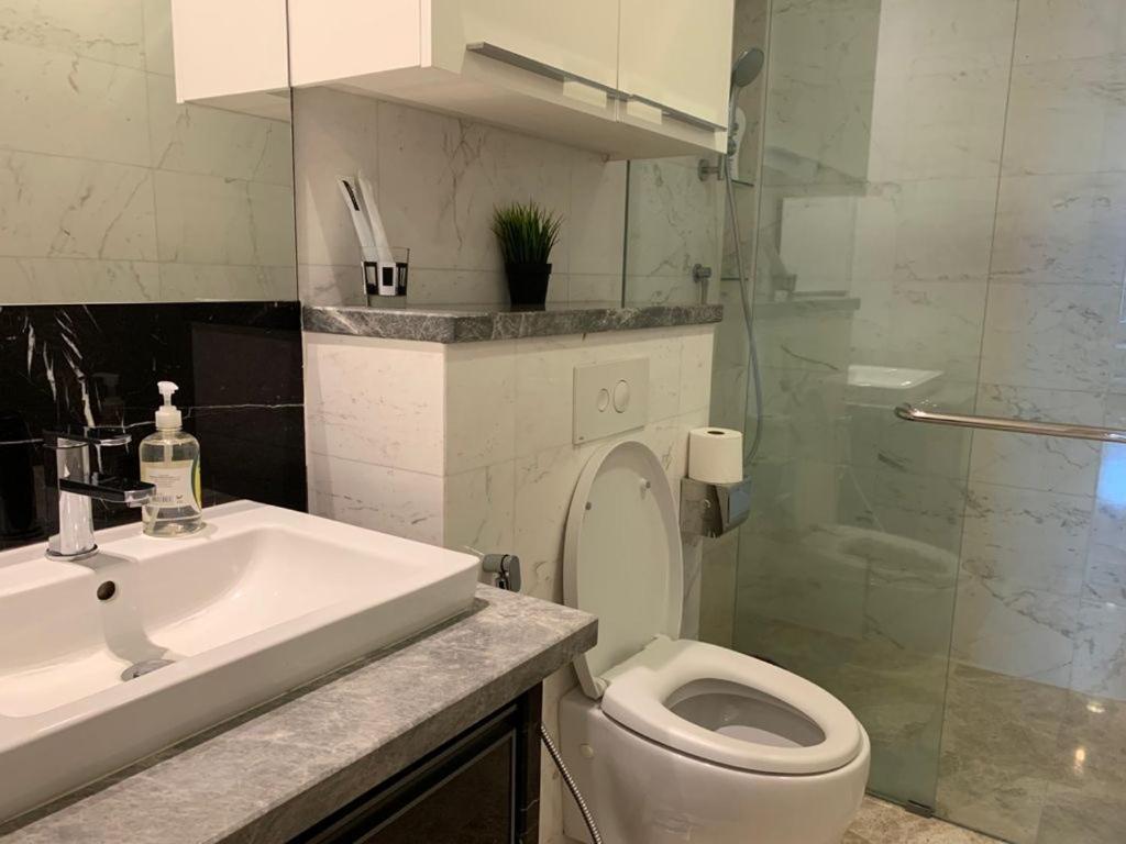 Faced Platinum Klcc Apartment
