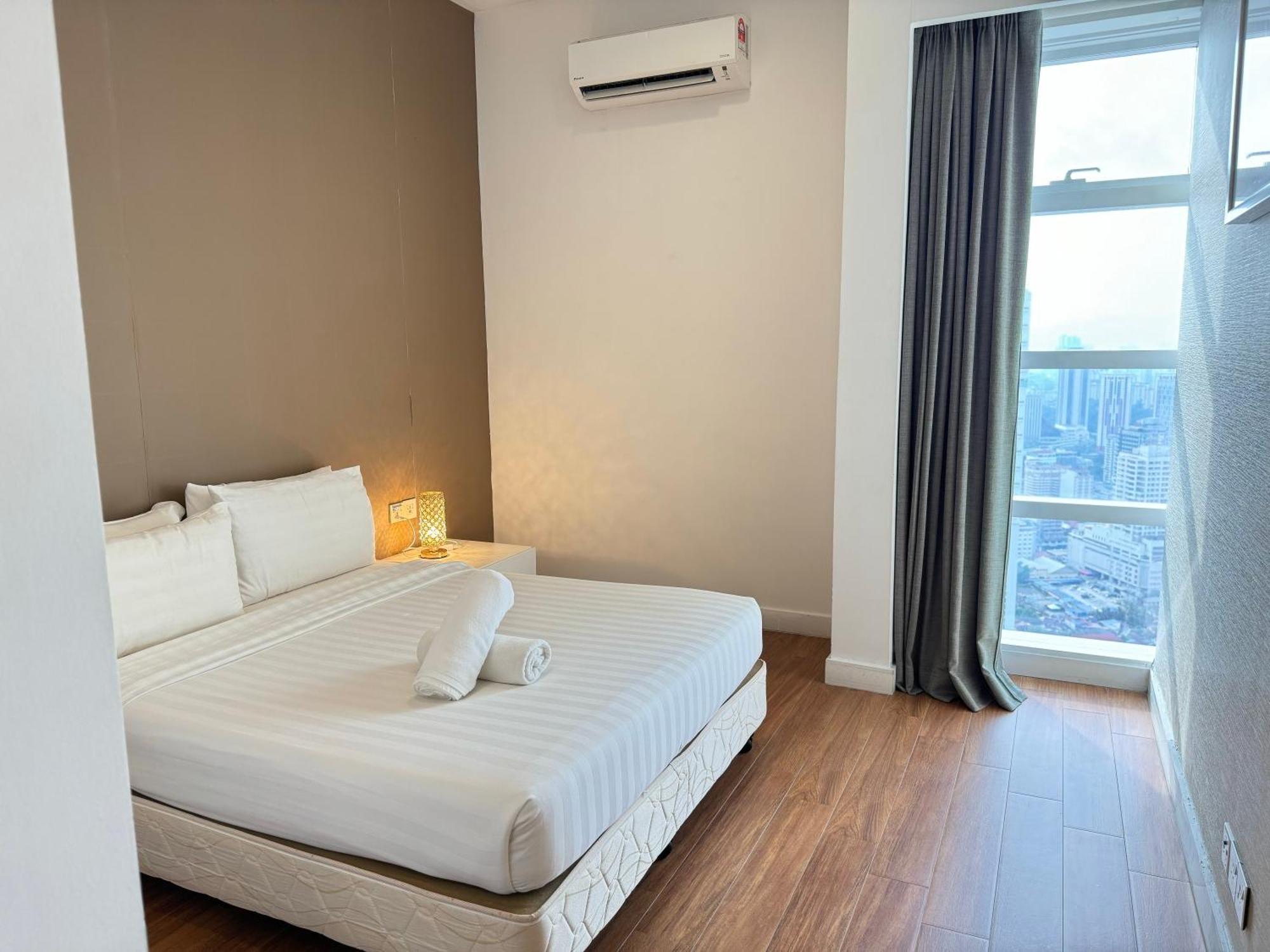 Faced Platinum Klcc Apartment Kuala Lumpur